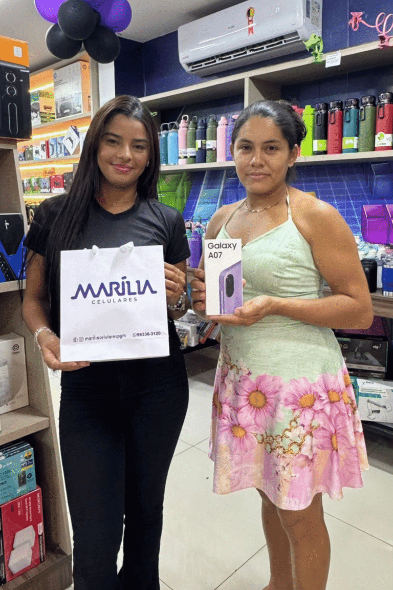 marilia-celulares-paragominas-cliente-recebendo-celular (25)